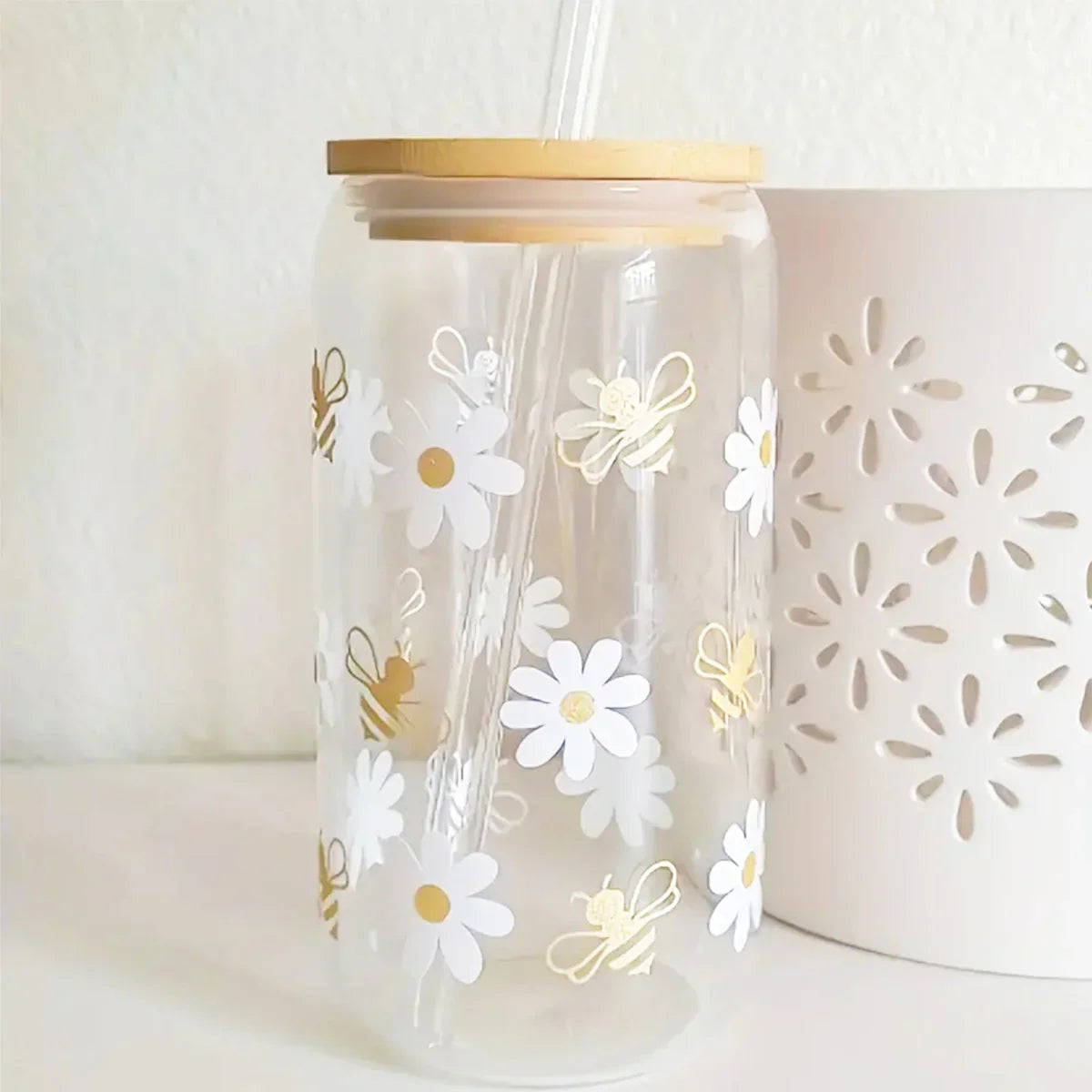 Cravinc 16oz Daisy Bee Glass Tumbler with Fresh Summer Design