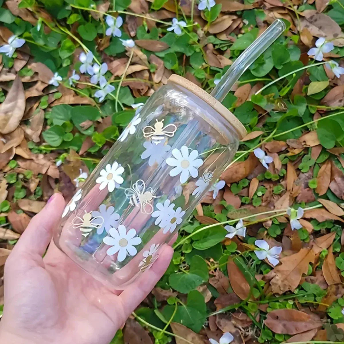 Cravinc 16oz Daisy Bee Glass Tumbler with Fresh Summer Design