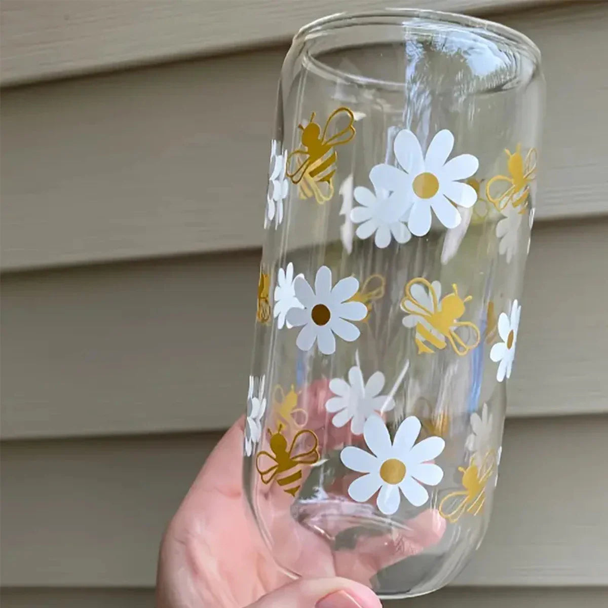 Cravinc 16oz Daisy Bee Glass Tumbler with Fresh Summer Design